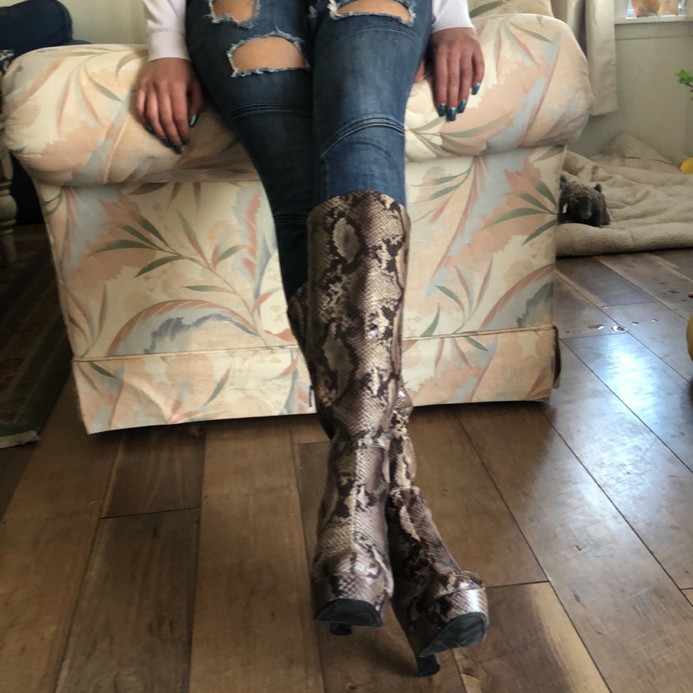 Worthington Size 8 calf boots 👢 faux snake skin
